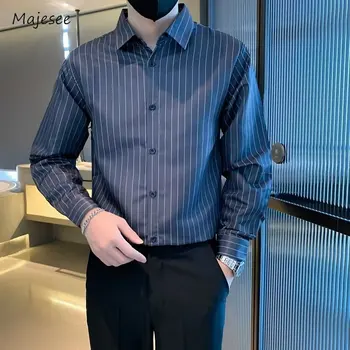 Erkek Gömlek Çizgili Mizaç Akıllı Rahat Kore Commuting Tarzı Streetwear Yakışıklı Basit Günlük Uzun Kollu Erkek Giyim
